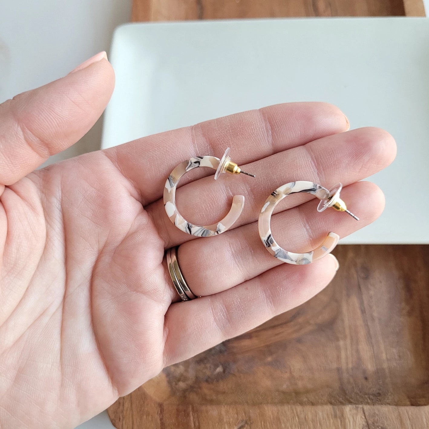 Sandstone Cam Mini Hoops