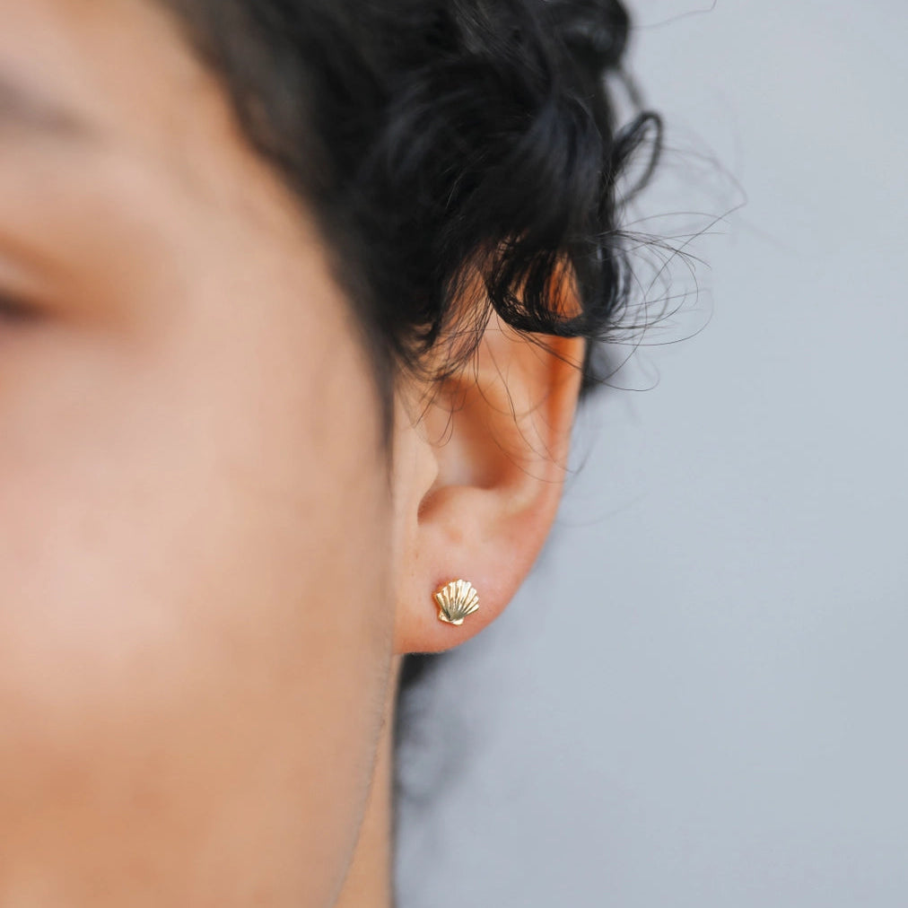 Seashell Gold Earrings