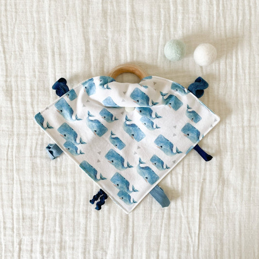 Organic Whale Crinkle Lovey